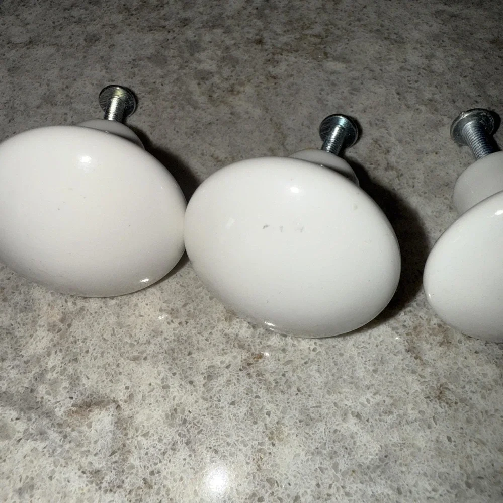 VTG White Porcelain Ceramic Knobs Cabinet Drawer Pulls Round With Screw Lot Of 3